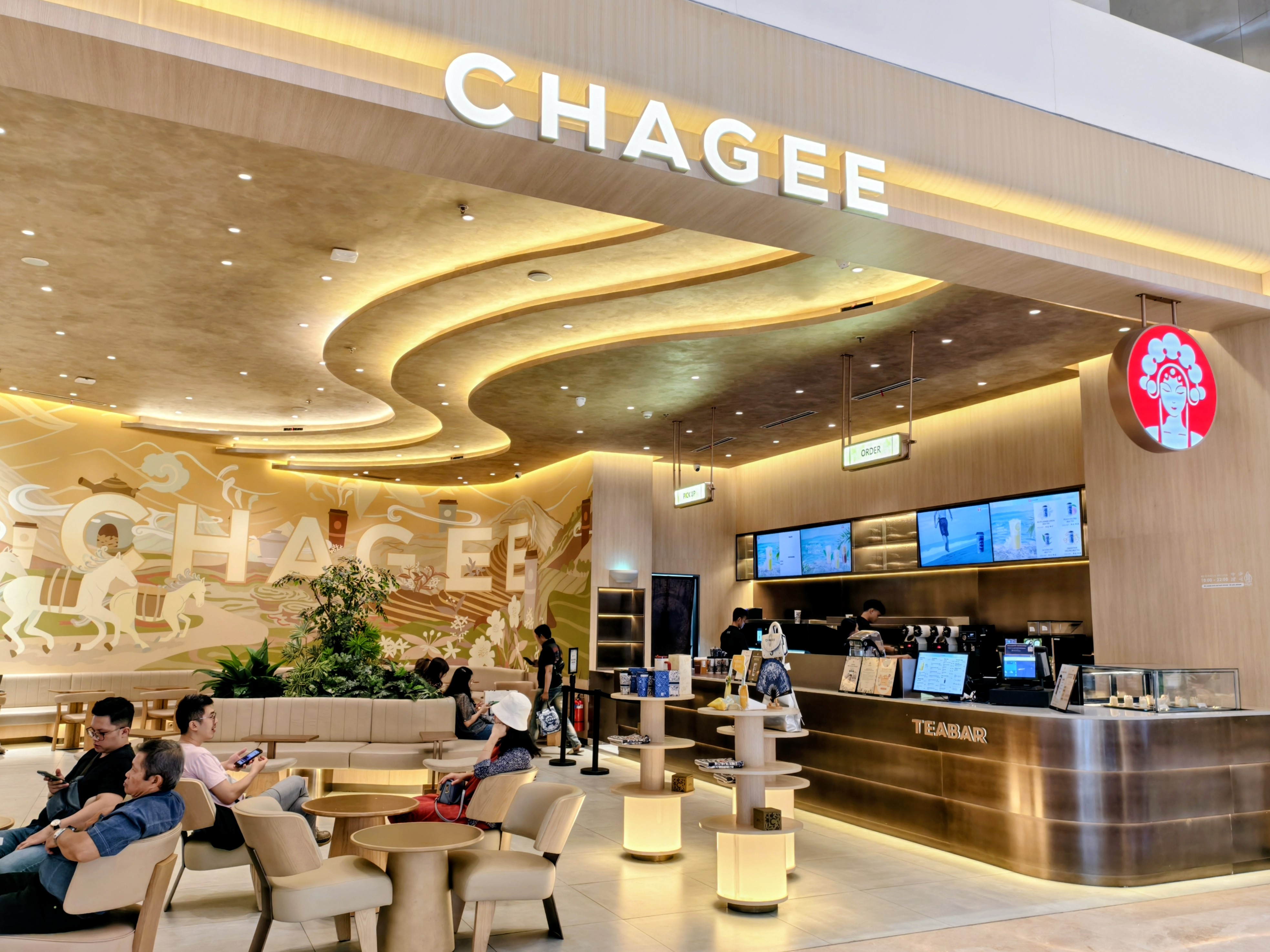 Suasana interior tea house CHAGEE Jakarta yang nyaman dan modern