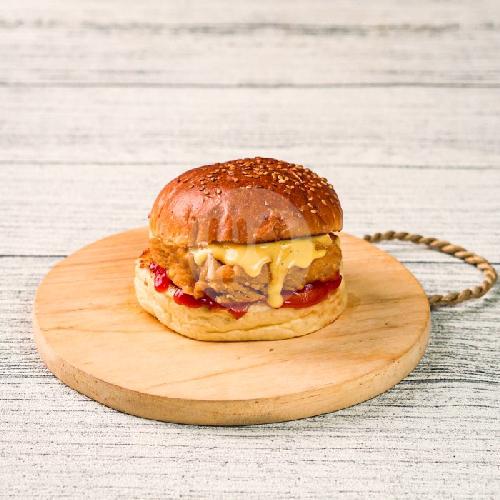 Burger sebagai menu GoFood hemat kategori fast food