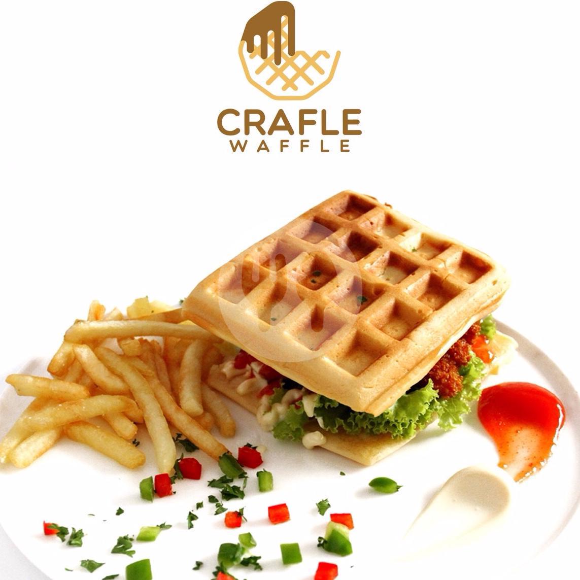 Waffle GoFood untuk camilan dessert dengan topping buah dan cokelat