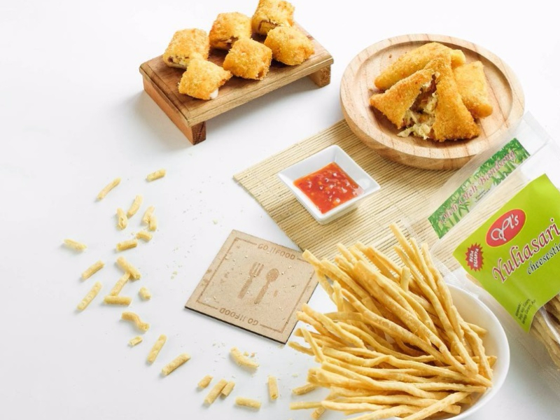 Snack gurih GoFood seperti kentang goreng tahu crispy dan camilan asin